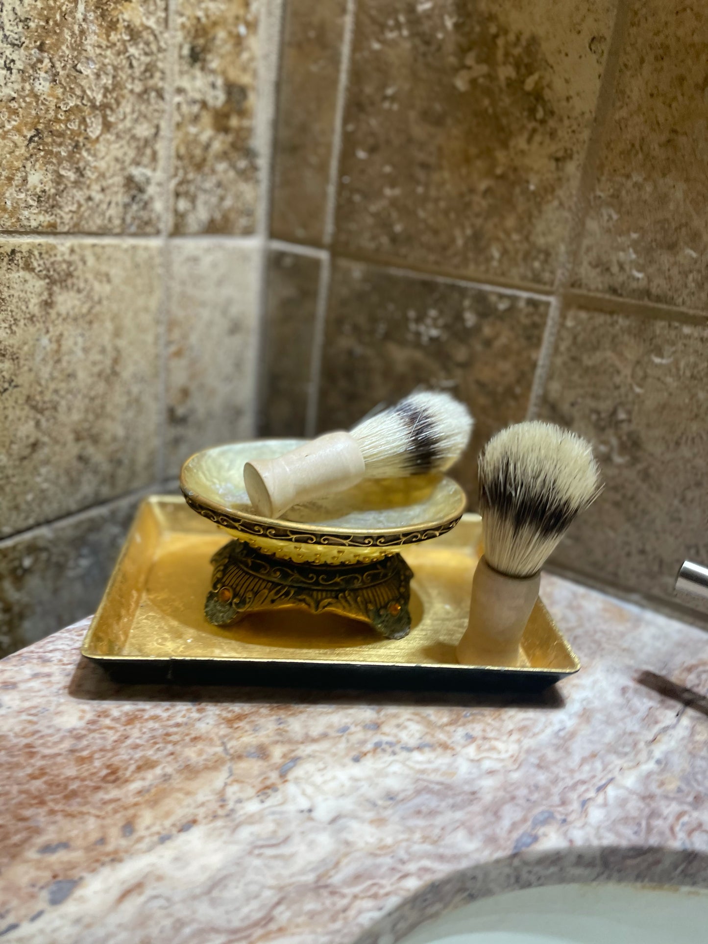 Gentleman's Shaving Brush ( Buy 1 take 1 or Buy 2 Take 1 free) ! Boar's Hair Bristles for a Close Shave #G226