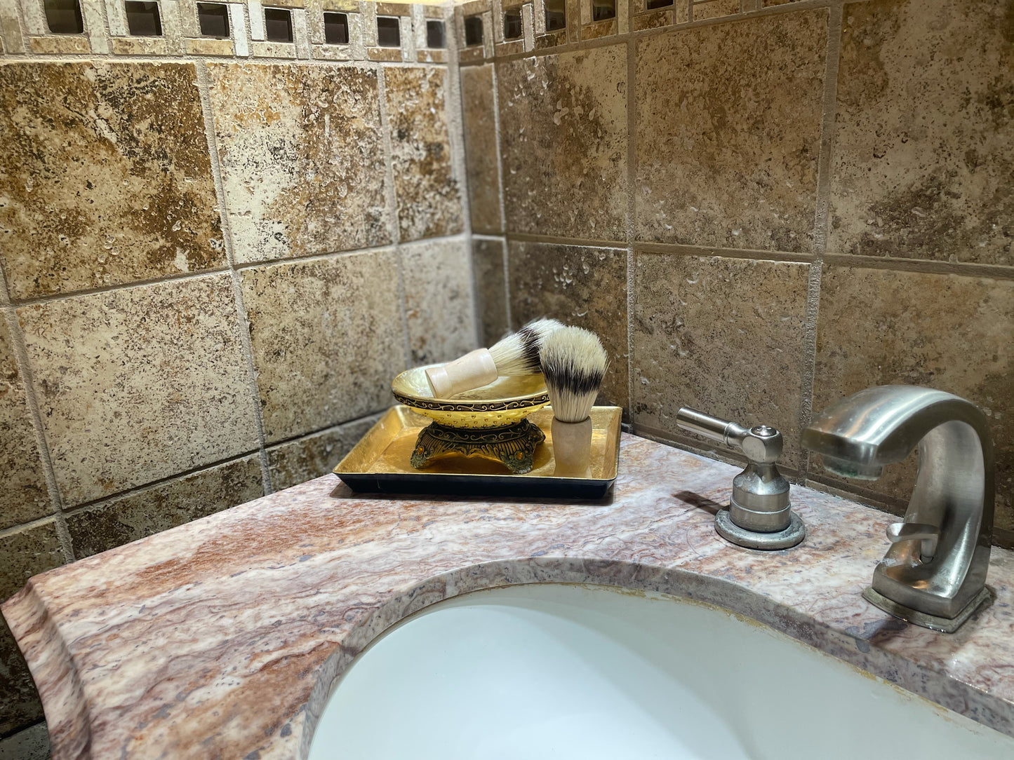 Gentleman's Shaving Brush ( Buy 1 take 1 or Buy 2 Take 1 free) ! Boar's Hair Bristles for a Close Shave #G226